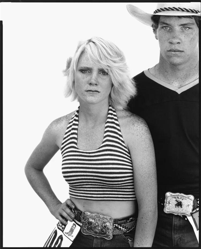 光影定格的灵魂诗,理查德・艾维顿的摄影哲学