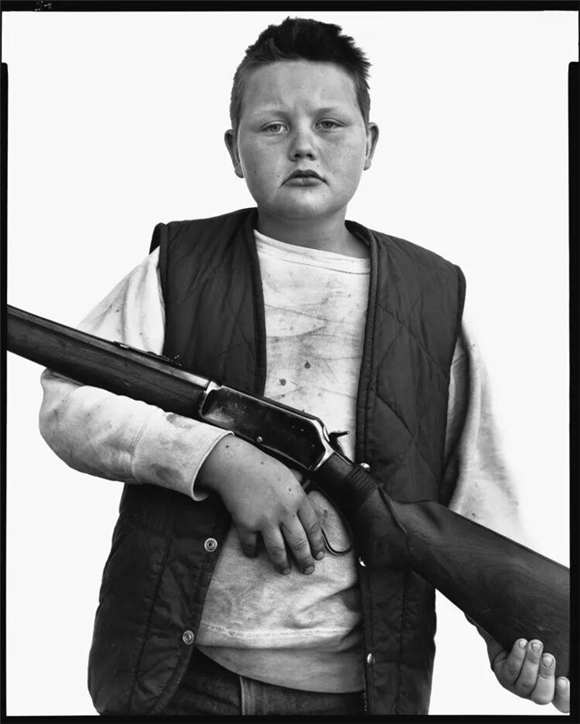 光影定格的灵魂诗,理查德・艾维顿的摄影哲学