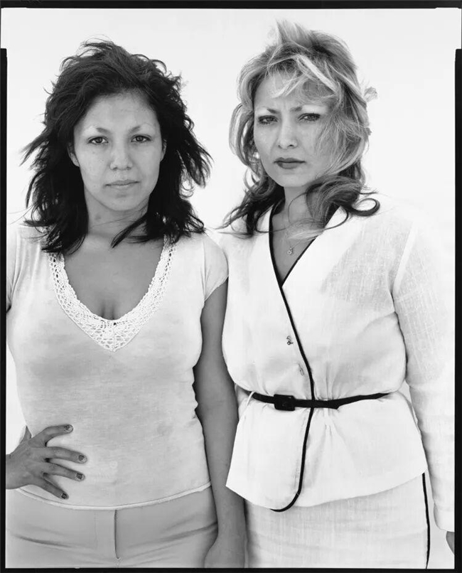 光影定格的灵魂诗,理查德・艾维顿的摄影哲学