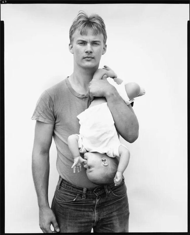 光影定格的灵魂诗,理查德・艾维顿的摄影哲学