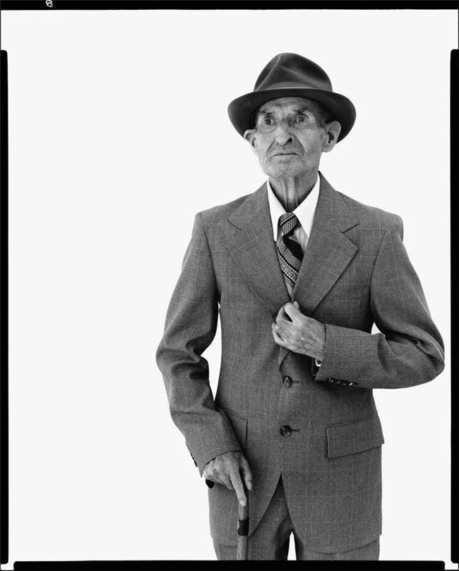 光影定格的灵魂诗,理查德・艾维顿的摄影哲学