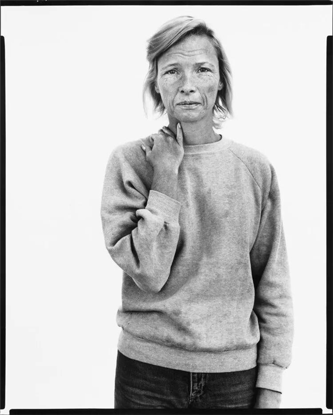 光影定格的灵魂诗,理查德・艾维顿的摄影哲学