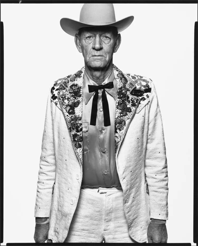 光影定格的灵魂诗,理查德・艾维顿的摄影哲学