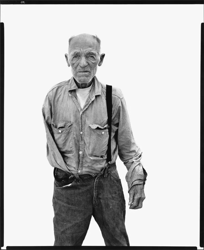 光影定格的灵魂诗,理查德・艾维顿的摄影哲学