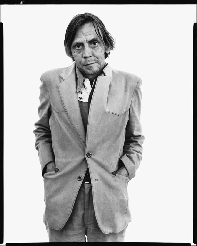 光影定格的灵魂诗,理查德・艾维顿的摄影哲学