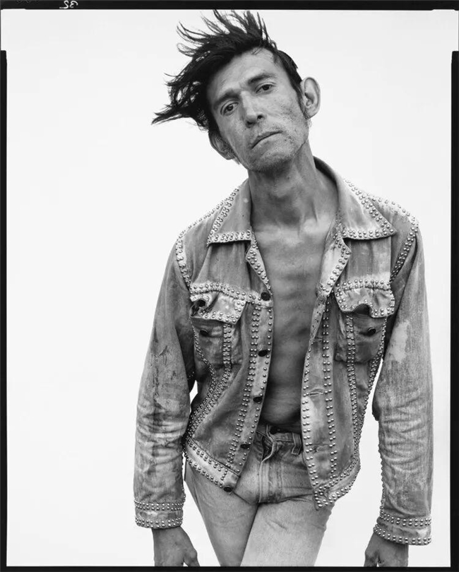 光影定格的灵魂诗,理查德・艾维顿的摄影哲学