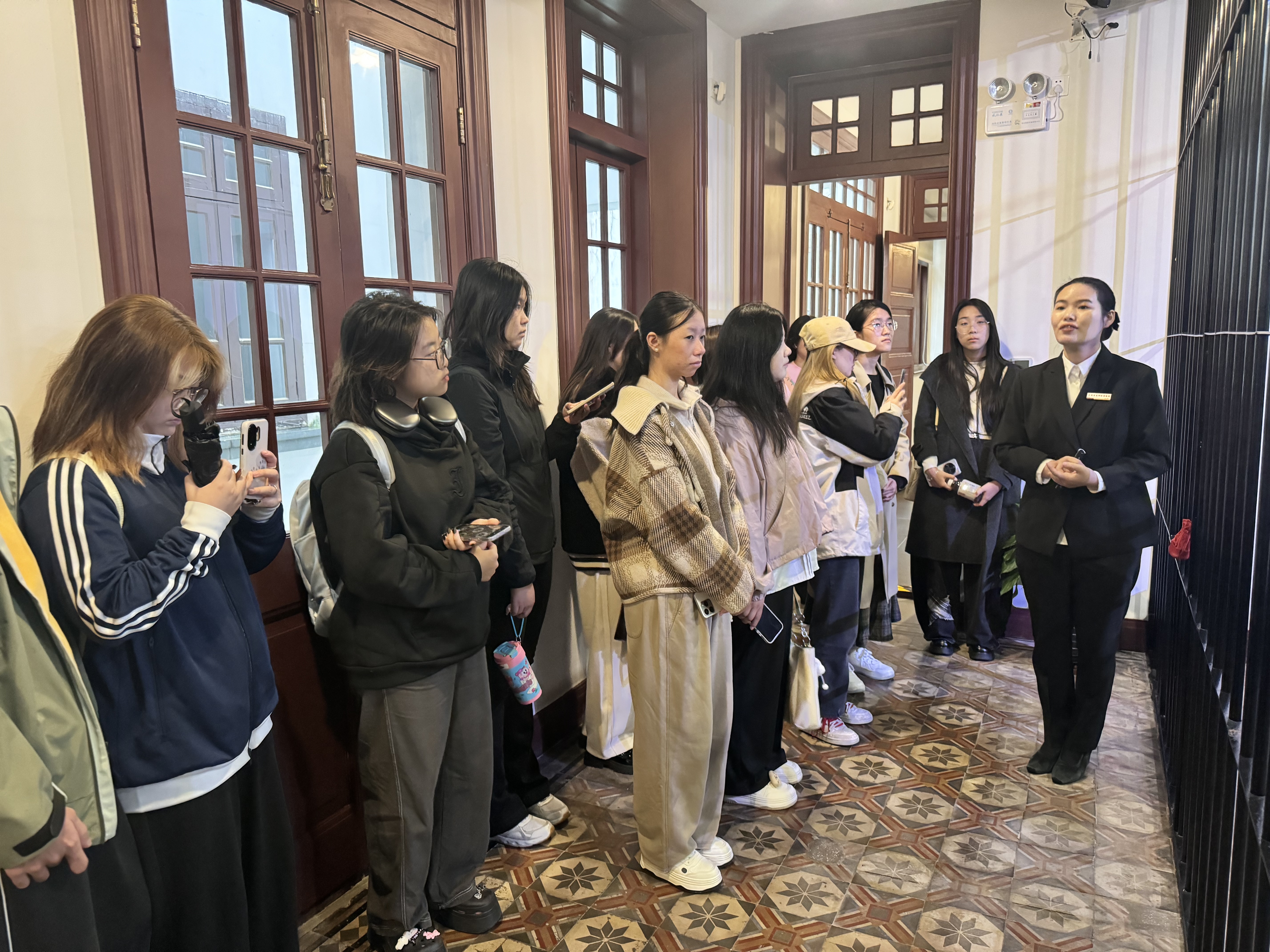 当珠宝专门遇上典当文化,这场实践课让理论“活”起来