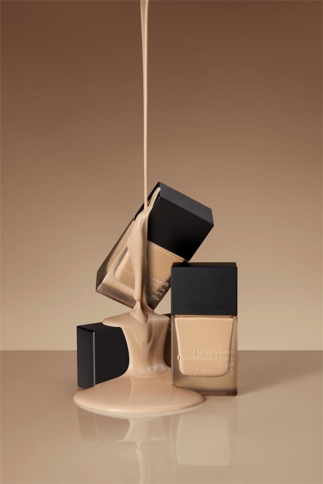 方里持妆粉底液，实力派底妆为秋冬精致妆容带来全新解法