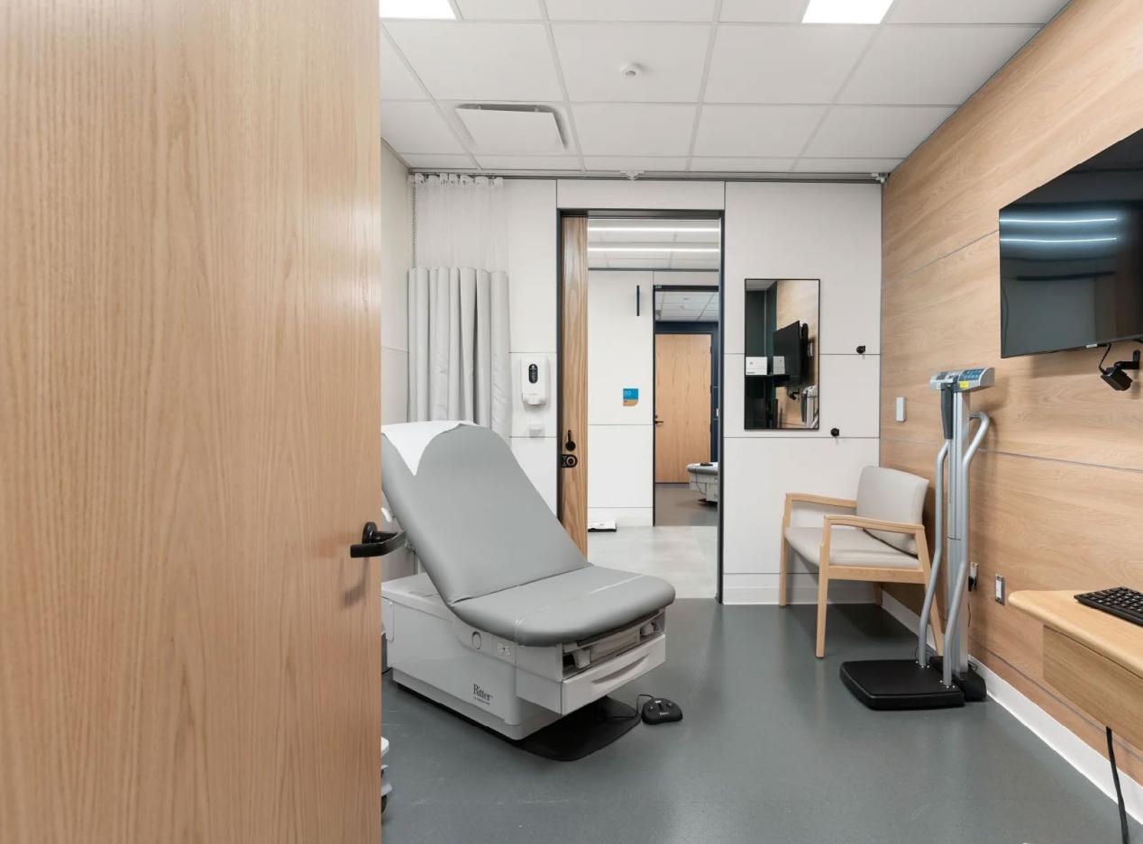 防潮稳定不变形，雅夫龙Yavron 树脂门墙柜解锁全场景家居空间