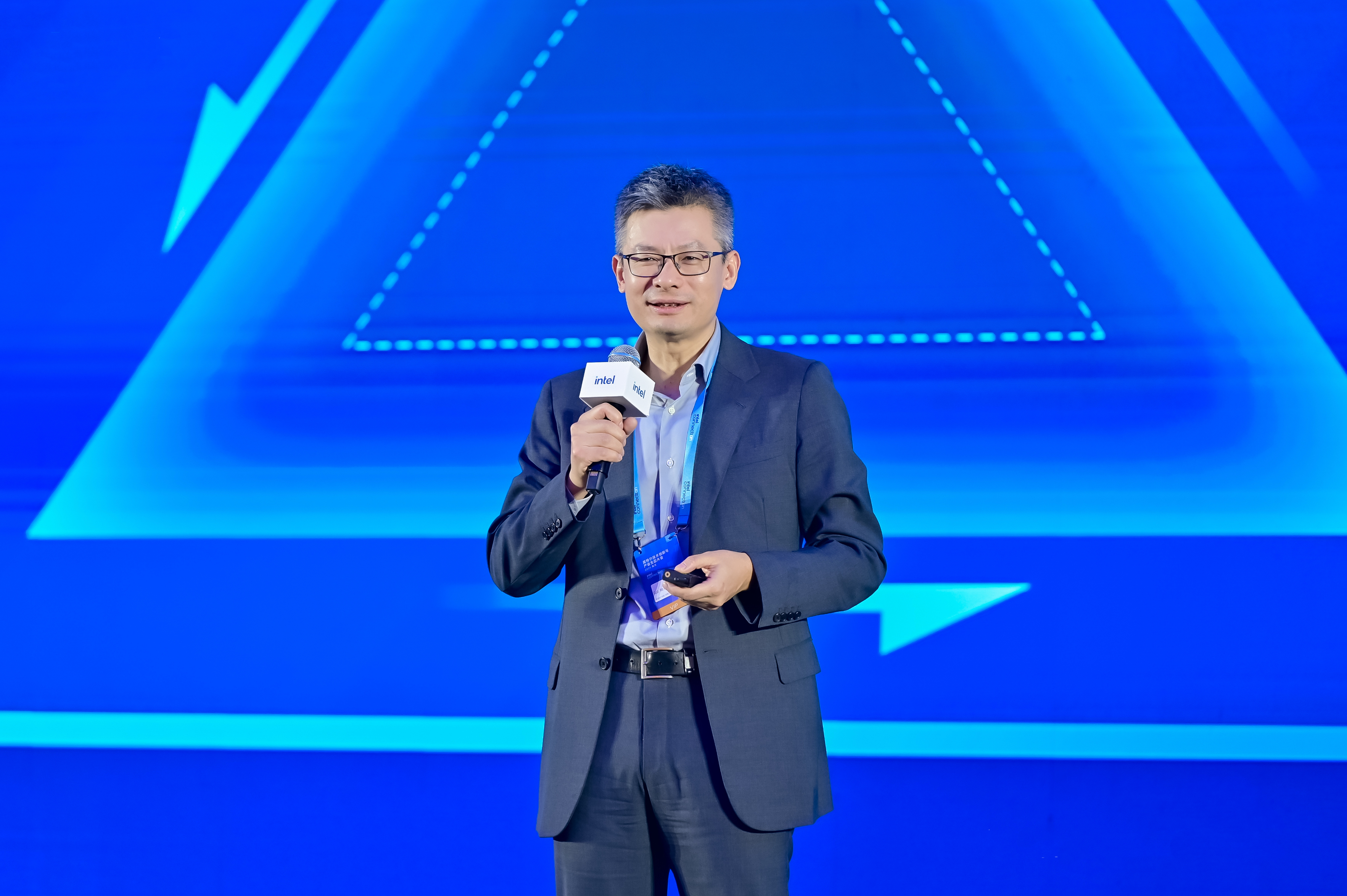 以生态合力撬动智能时代，英特尔与伙伴共绘产业新图景-DOIT-数据产业媒体与服务平台