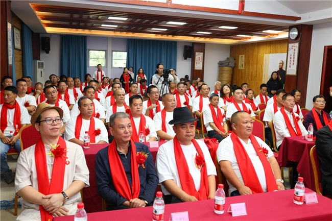 匠心传易韵 仁心济世人