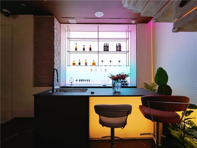 新一代品质生活方案：全屋智能和不锈钢定制家居更配