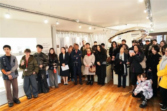 百余件汉字创意作品亮相伦敦 解锁 “可触可感” 的东方美学