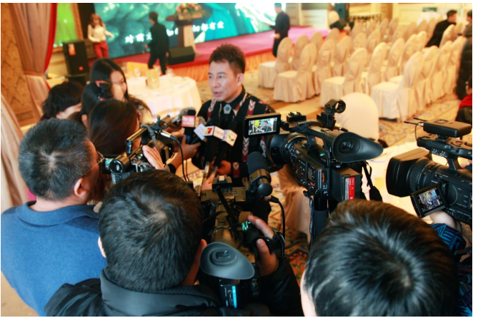 新疆艺术家杨时安作品获持续关注，个人专辑《前方》成音乐平台热门收藏