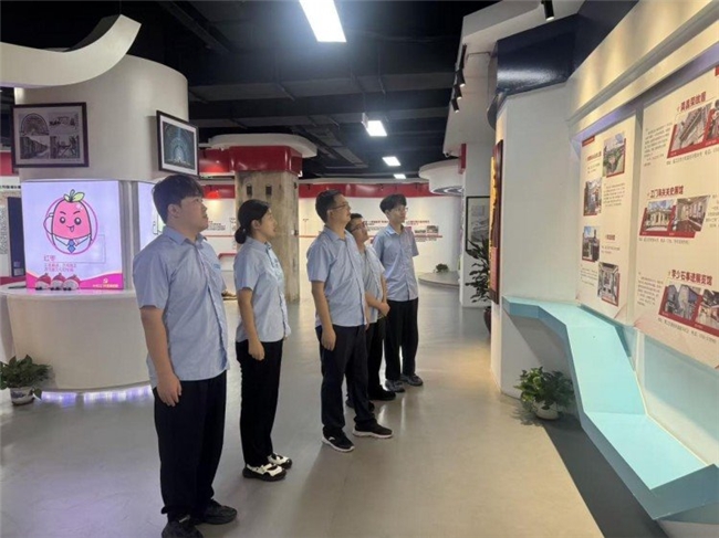 中建八局西北公司江门光伏项目党支部赴党群服务中心开展主题党日活动 在红色教育中淬炼党性修养