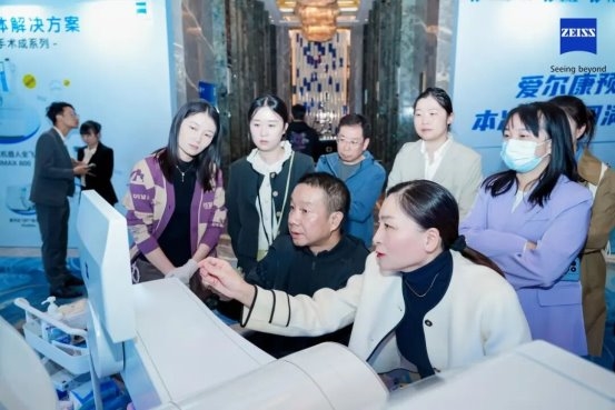 成都普瑞眼科屈光专家团队闪耀第二十届全国眼屈光手术学术研讨会