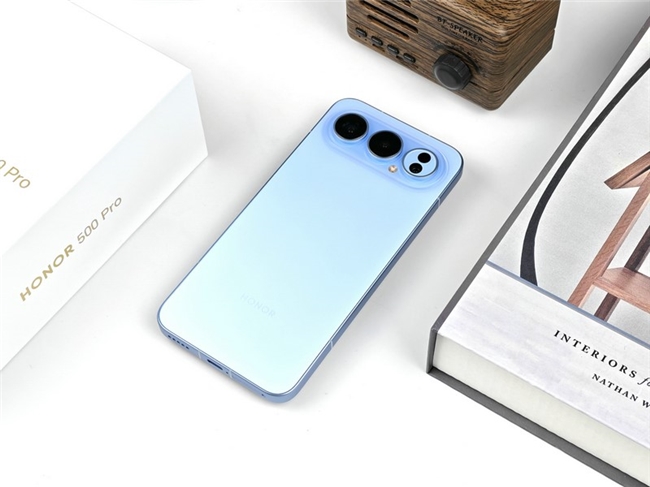 尊龙凯时app下载|dnf武者|2025年拍人像好看的手机实测：谁是最自然的人像