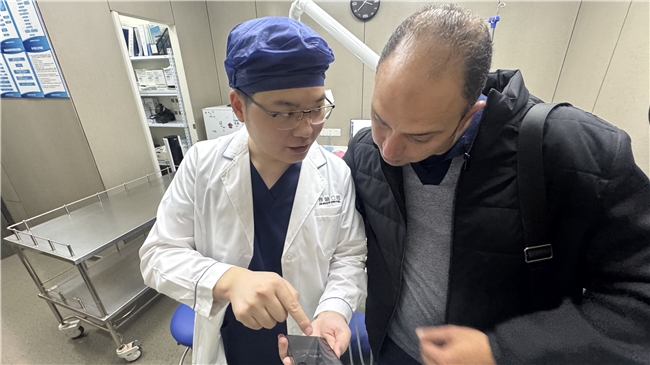 全球权威种植大师频频到访鼎植，背后是您将享受到的口腔健康“科技红利”