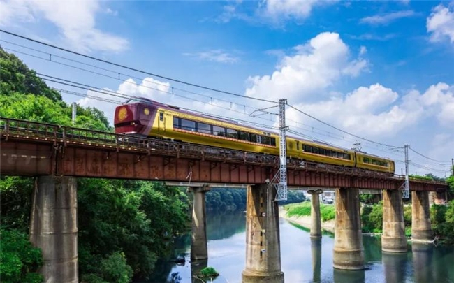 赤金与墨绿的碰撞!奈良特快双车组设计解锁古都双重气质