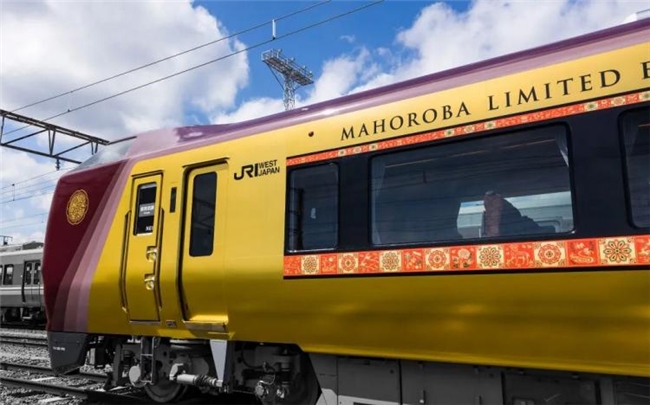 赤金与墨绿的碰撞!奈良特快双车组设计解锁古都双重气质