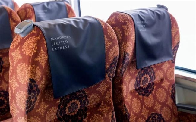 赤金与墨绿的碰撞!奈良特快双车组设计解锁古都双重气质