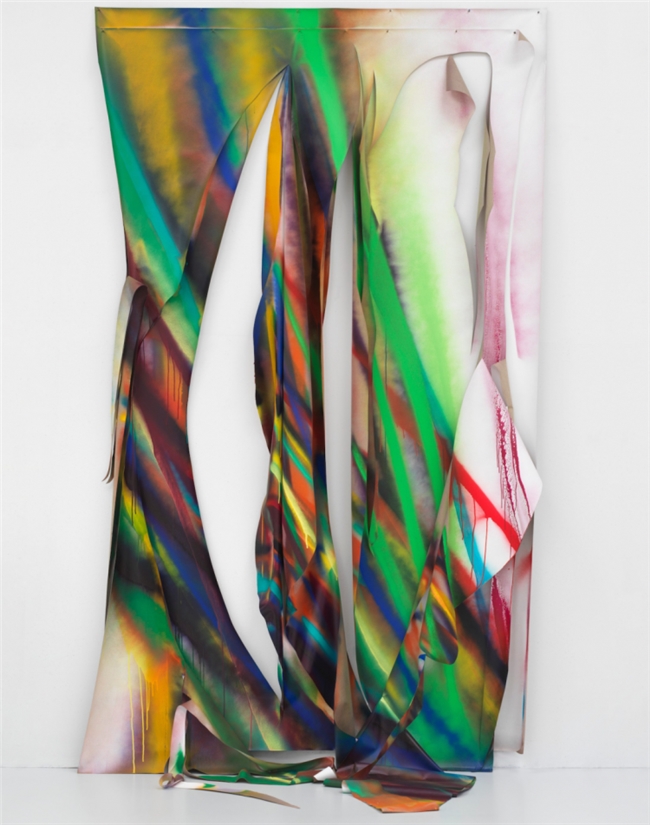 喷枪之下的色彩狂想,卡塔琳娜・格罗斯的多感官艺术