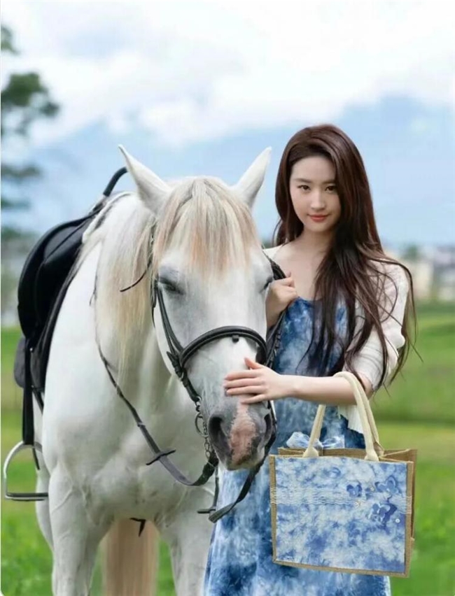 时尚轮回!千年扎染承包当代审美