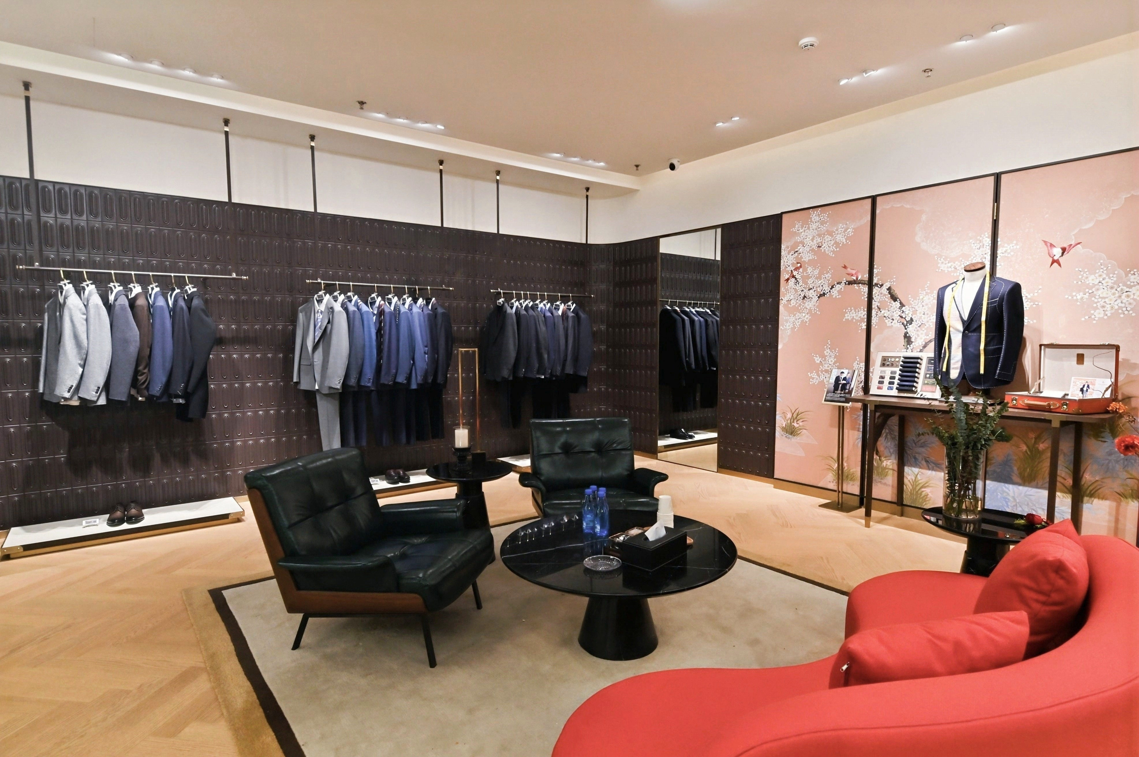 联名黄鹤楼，时尚与文化融合新生！雅戈尔武汉商务会馆盛大开业