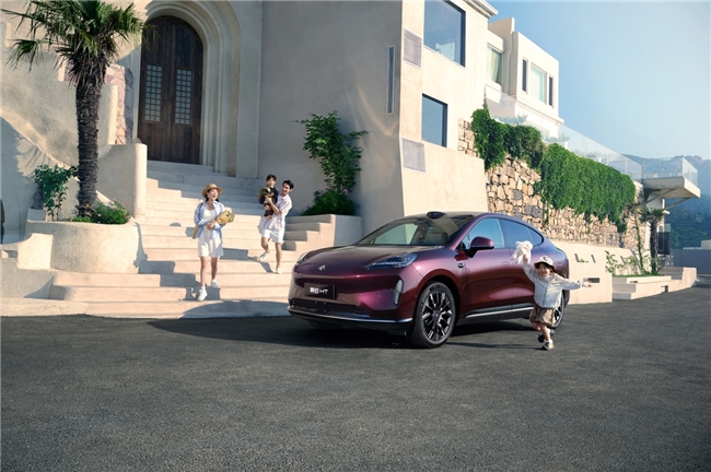 昊铂HT对比小鹏G7:谁在真正理解“全家舒适”的深层需求? 昊铂HT对比小鹏G7:谁在真正理解“全家舒适”的深层需求?