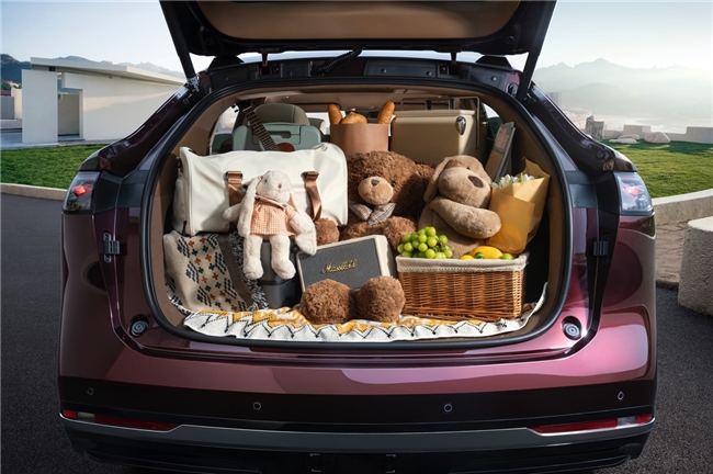 昊铂HT对比小鹏G7:谁在真正理解“全家舒适”的深层需求? 昊铂HT对比小鹏G7:谁在真正理解“全家舒适”的深层需求?