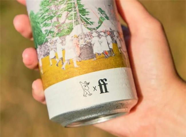 酒精配文字,成年人不做选择!啤酒罐变移动书店,对抗注意力分散