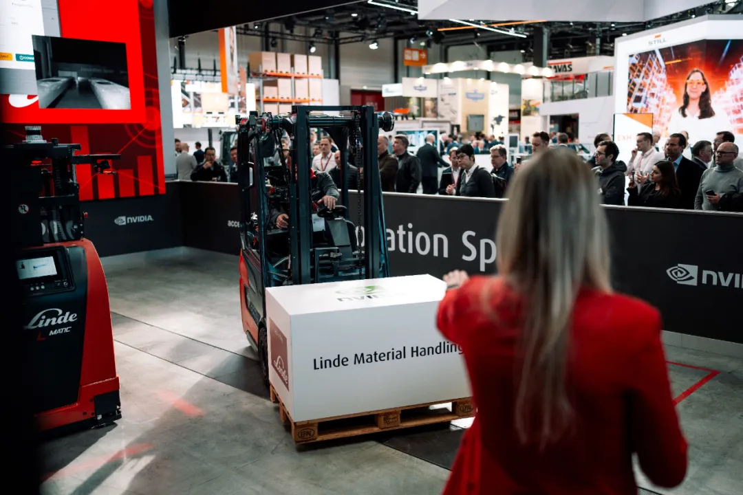 凯傲集团在2025 LogiMAT上展示物理人工智能解决方案 智能设备 第2张 凯傲集团在2025 LogiMAT上展示物理人工智能解决方案 智能设备 第2张