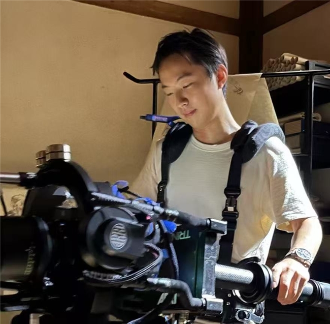 ���ƿ�����һ������Ӱ�����ߡ�