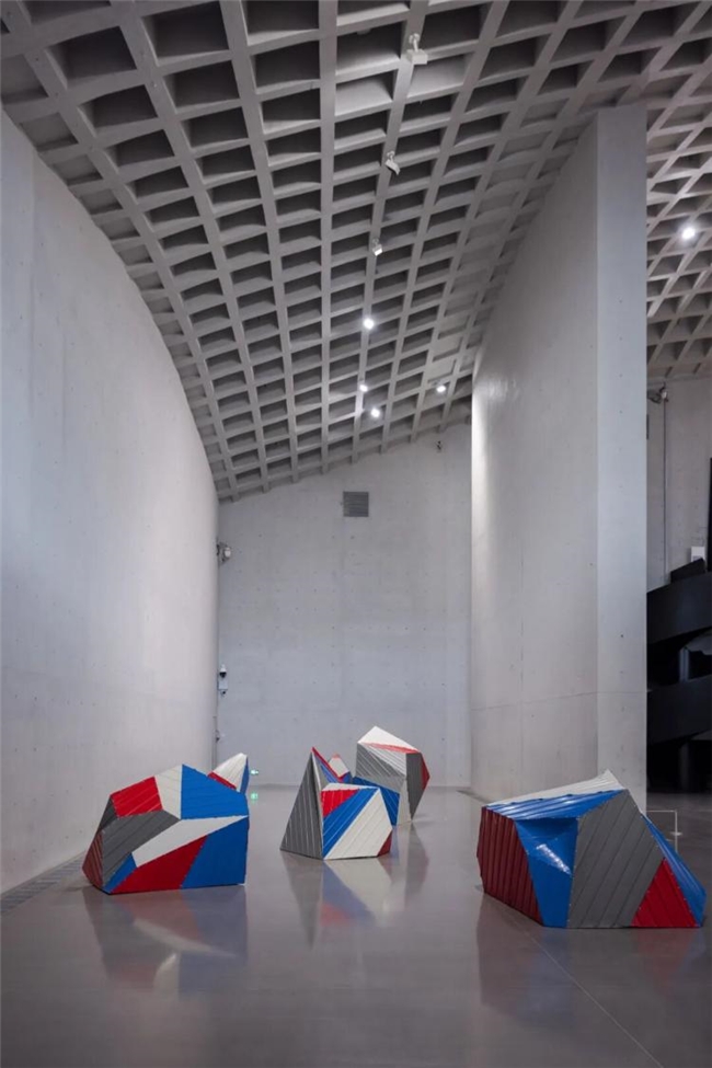 反反噬！艺术在景观与科技夹缝中的自我觉醒