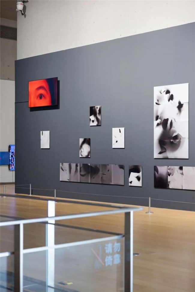 反反噬！艺术在景观与科技夹缝中的自我觉醒