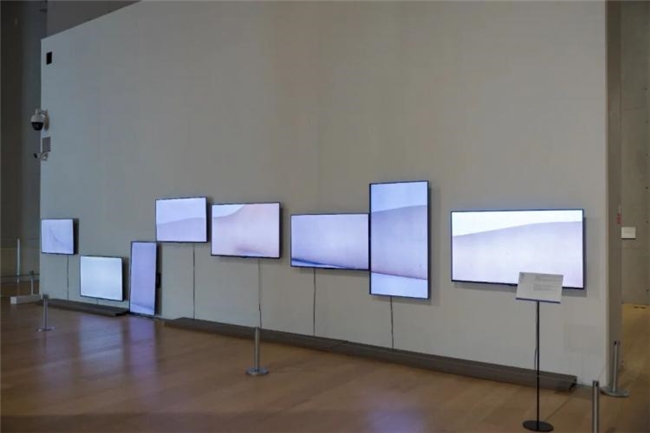 反反噬！艺术在景观与科技夹缝中的自我觉醒