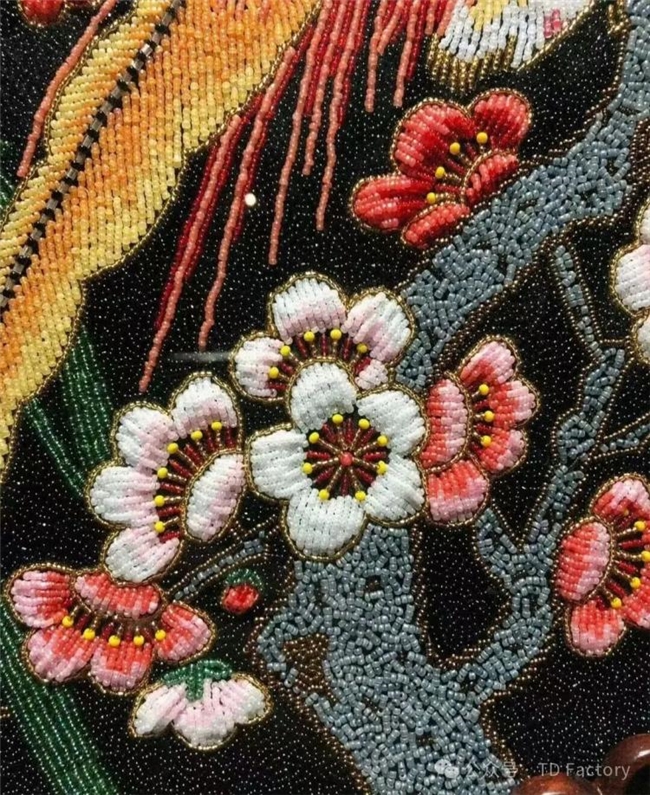 以珠为墨，以线为笔！潮州珠绣的匠心密码与当代突围