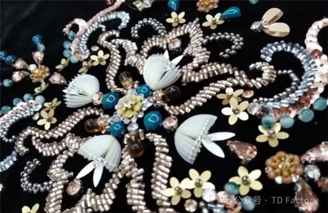 以珠为墨，以线为笔！潮州珠绣的匠心密码与当代突围