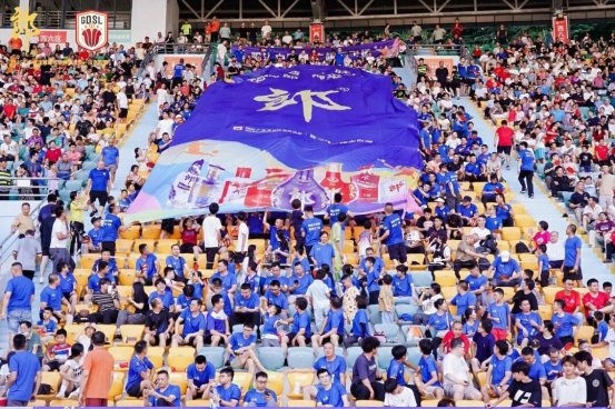 郎酒助力2025“广超”圆满收官！千人方阵助威，万人共品醇香