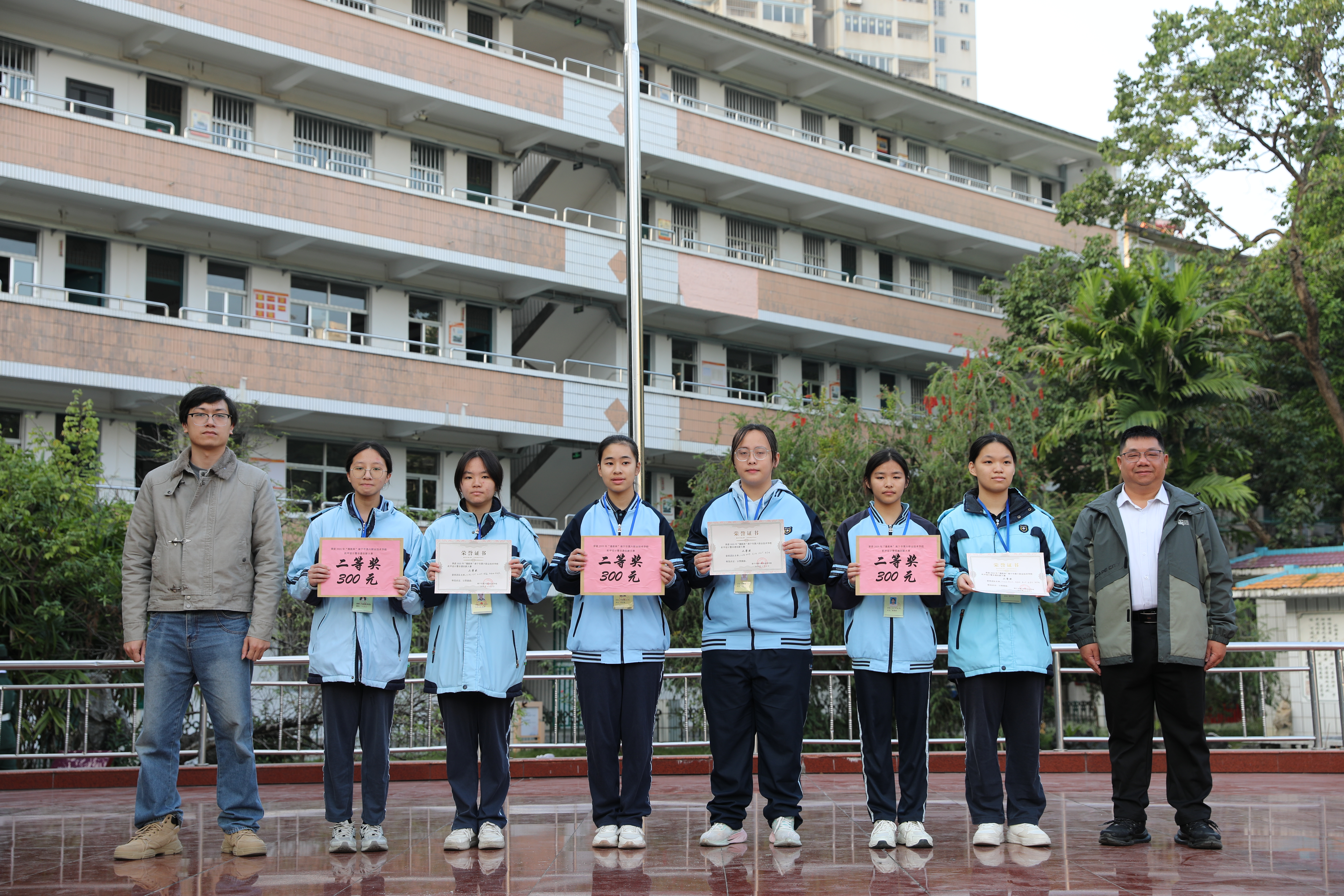 校企协同育新人 非遗机甲绽风采 ——“漫航杯”机甲设计暨非遗创新大赛圆满落幕
