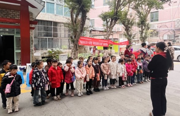 “植物拓印小课堂·萌娃玩转大自然”创作活动