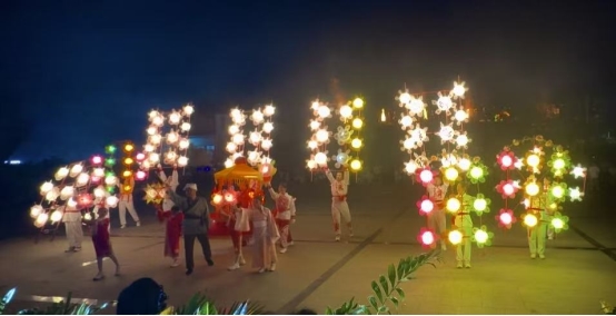 非遗花灯、喷空剧场……郑州这场跨年盛宴等你来！