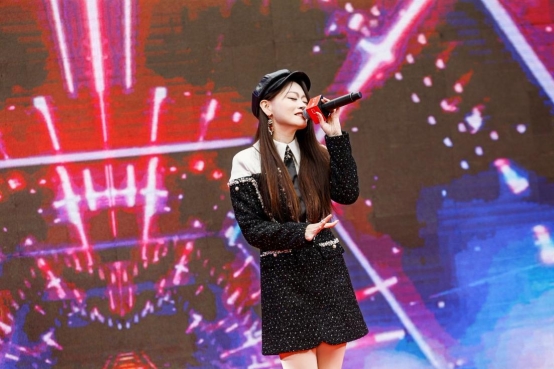 非遗花灯、喷空剧场……郑州这场跨年盛宴等你来！