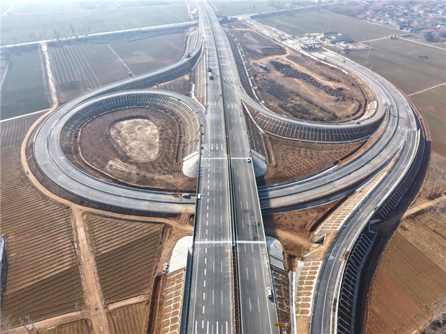 安罗高速豫冀省界至原阳段建成通车