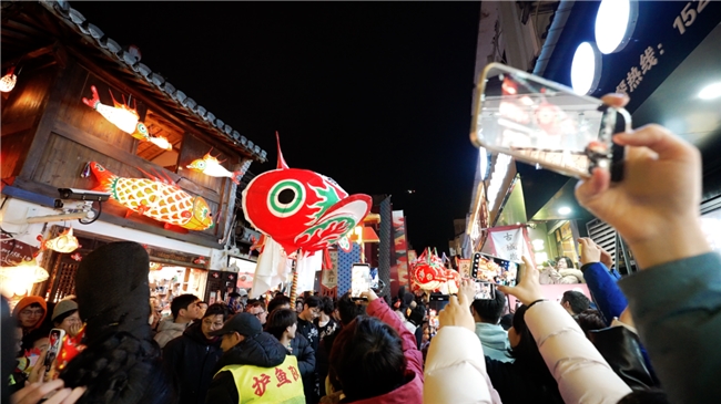 新年舞鱼灯 古城展美景——安徽歙县鱼灯舞文化焕发新机