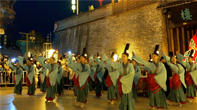 新年舞鱼灯 古城展美景——安徽歙县鱼灯舞文化焕发新机