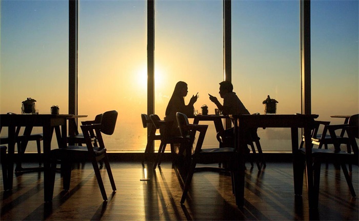 别在地面人挤人!厦门潮人新玩法:在300米云端CityWalk!(图6)