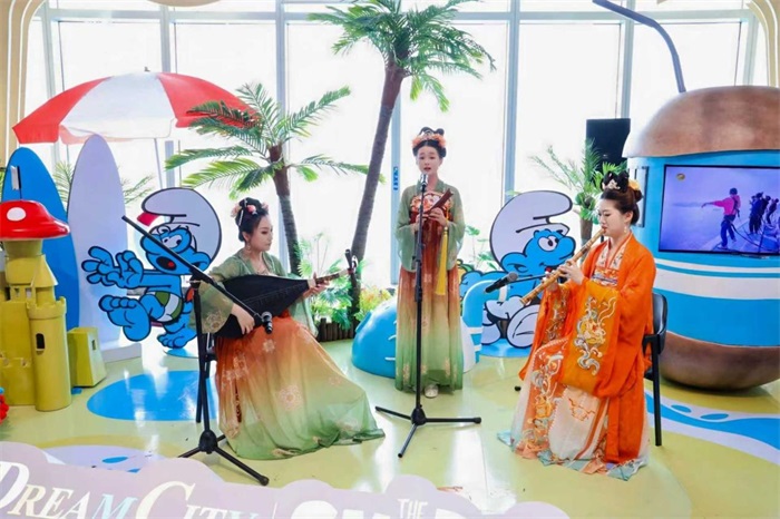 别在地面人挤人!厦门潮人新玩法:在300米云端CityWalk!(图7)