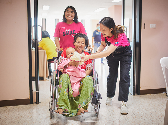 �����ϼ��Źذ�����185�� Ϊ����һ��������Ѷ�ͯ����΢Ц