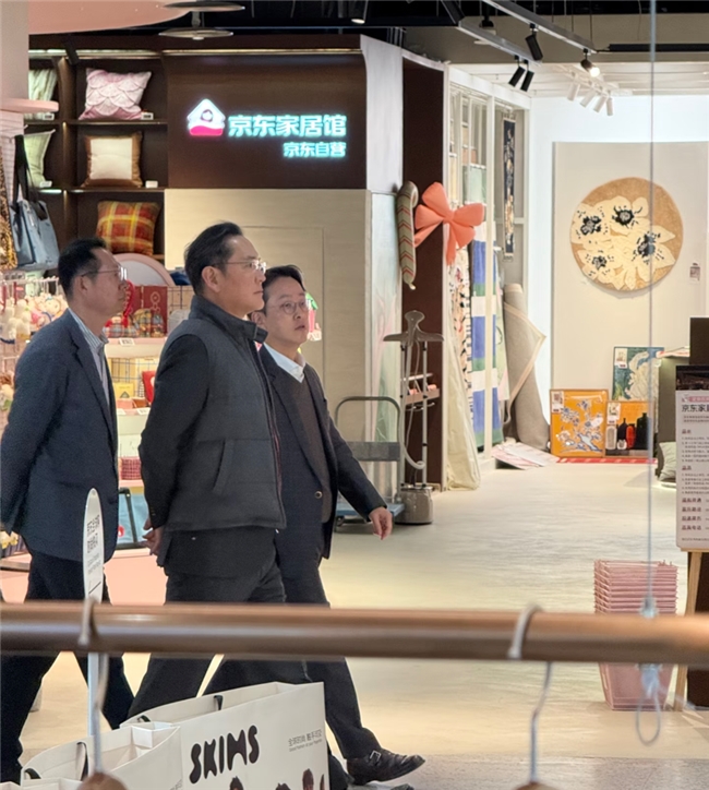 三星电子会长李在镕逛京东MALL，打卡全球购跨境体验店，体验中国消费市场活力